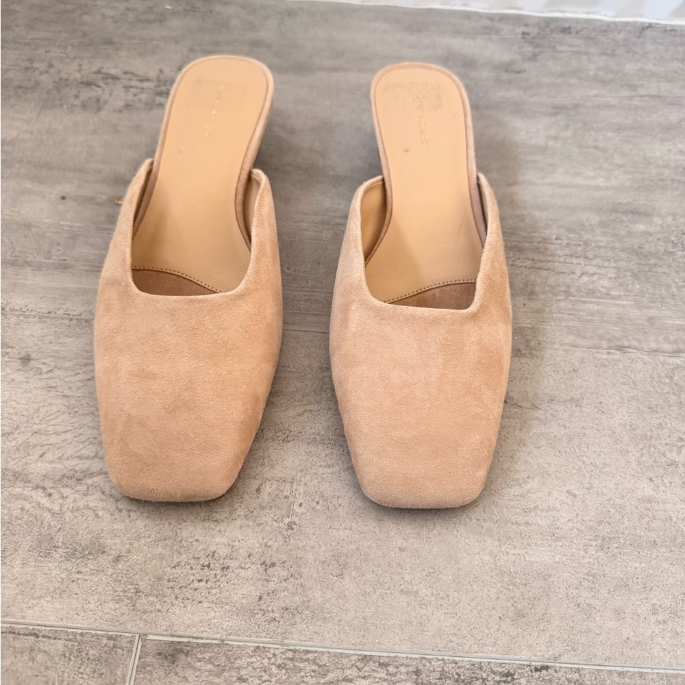 Ann Taylor Suede Kitten Heel Mule Pump Size 7 - Picture 4 of 11